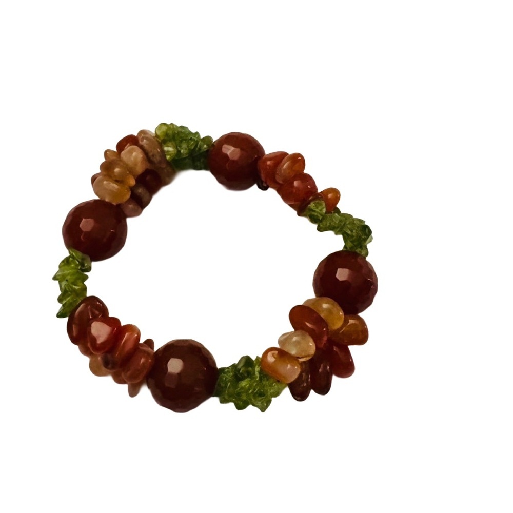 Red & Green Stretch Beaded Bracelet – Elegant Multicolor Jewelry